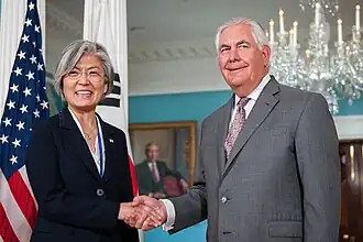 Rex Tillerson et Kang Kyung-wha avant leur rencontre à Washington.