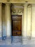 Petite porte.