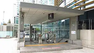 Accès n°4 à la station, en 2018.