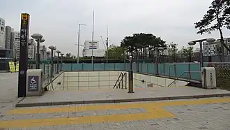 bouche d'accès n°2 à la station, en 2018.