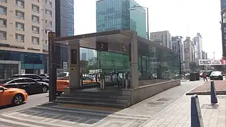 Bouche n°2 de la station, en 2018.