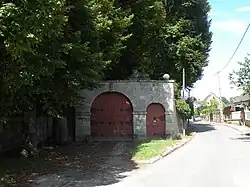 Portail du château de Rueil.