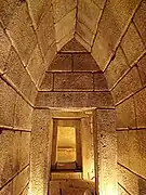 Intérieur de la tombe de Seuthès III.