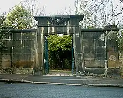 Cimetière général de Sheffield, porte égyptienne