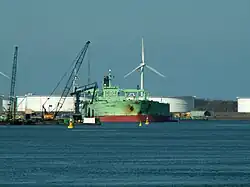 Le pétrolier Shinyo Landes (332 × 58 m, 306&nbsp;474&nbsp;DWT) au Achtste Petroleumhaven en 2006.