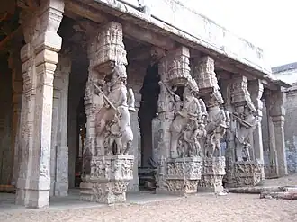Piliers composites aux chevaux dressés, Sri Ranganatha Swamy, déb. XVIIe&nbsp;siècle. Tiruchirapalli
