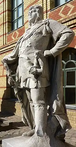 Statue du monument no 2 représentant Othon Ier de Brandebourg dans son état actuel.