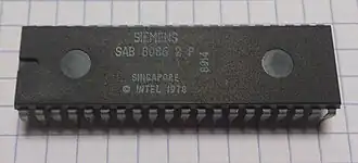 &nbsp;Intel 8086 fabriqué par Siemens pour le PC1512 d'Amstrad (Siemens 8086-2 PDIP)
