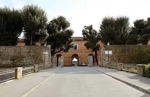 L'entrée de Santa Barbara.