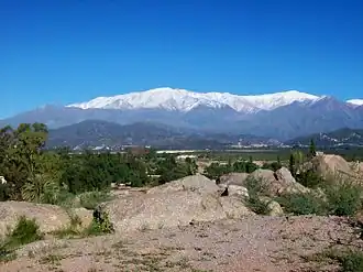 La sierra de Famatina depuis la ville