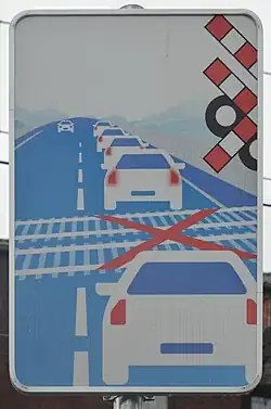 Interdiction de s'arrêter sur les voies.