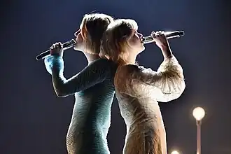 Signe & Hjördis interprétant Edelweiss.