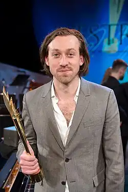 Description de cette image, également commentée ci-après