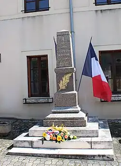 Le monument aux morts.