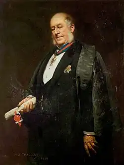 Sir Arthur Hodgson, vers 1899, Stratford-upon-Avon Town Hall&nbsp;(en).