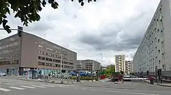 Site de l’ancien port en 2017 vu de la place Catinat. A gauche, les anciens docks transformés en bureaux