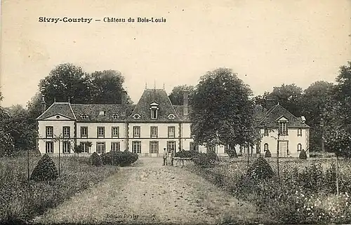 Carte postale représentant la façade avant (nord), au tournant du XXe&nbsp;siècle. La mention de Sivry-Courtry y est inexacte.