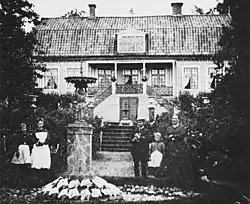 La ferme de Skärholmen, qui a donné son nom à la cité, au XIXe&nbsp;siècle.