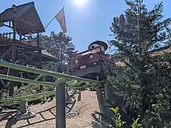 Snoopy's Tenderpaw Twister Coaster à Knott's Berry Farm