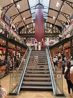 Base de la cheminée d'usine au no&nbsp;39.