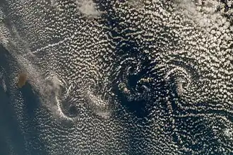 Allée de tourbillons de Karman formée par l'île Socorro.