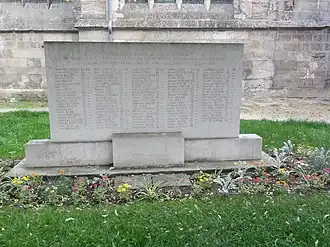 Mémorial au pied de l'église Saint-Léger de Soissons.