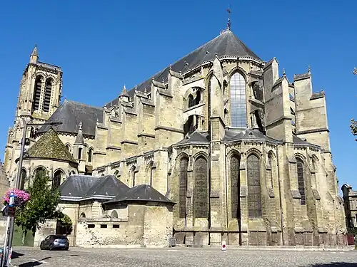 Le chevet depuis le sud-est.