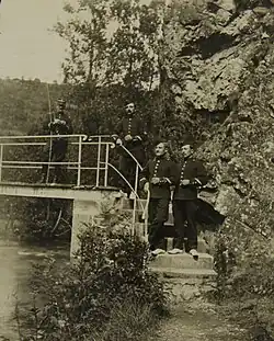 Soldats du 105e RI sur les bords du Sioulet à Pontaumur, août 1912.