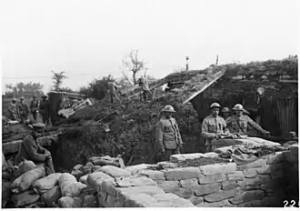 Soldats du génie britannique construisant un abri dans le secteur de Fauquissart.
