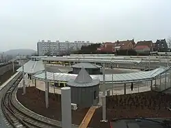 Station vu depuis la chaussée de Fleurus.