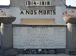 Georges Bouhour est mentionné parmi les fusillés sur le monument aux morts.