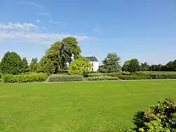 Le parc, autrefois, des habitations post-Nationalisation y étaient construites.