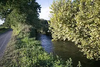 Le canal du moulin de Sombrun.