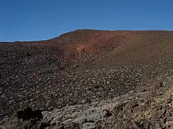 Depuis les derniers cinq cents mètres du sentier d'accès.