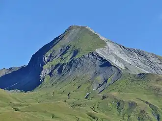 Lancebranlette vu sous le col du Petit-Saint-Bernard.