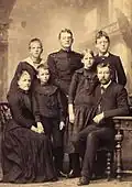 Sophus Andreas Bergsøe, son épouse Margrethe Bergsøe et leurs enfants, 1885.