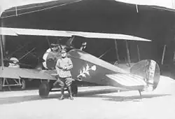 Jan Olieslagers devant un Sopwith Camel de la 9e escadrille