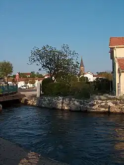 Le pont de la place Lartigue (vue vers l'est).
