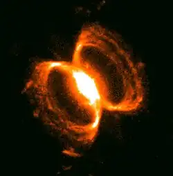 Sablier intérieur de Hen 2-104 vu en 1999 par le télescope spatial Hubble.