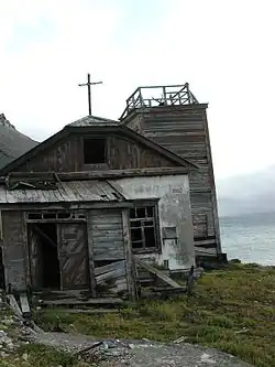 Vestiges d'installation datant de la période soviétique, cap Dejnev (2001).