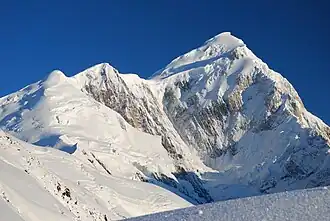 Le Spantik, avec l'arête sud-est à gauche