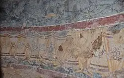 Vestiges de fresques.