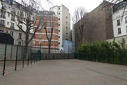 Terrain de basket.