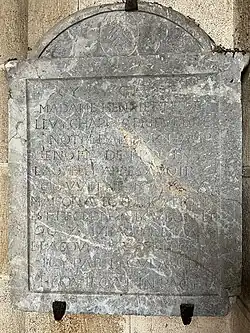 Stèle de la prieure Henriette de Lévy-Charlus (morte en 1713 à Bourbon).