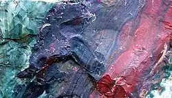 Gros plan sur une agate, tons principaux de rouge, bleu et vert), Musée de Petra