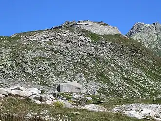La tourelle 3 avec le Fort Stöckli en arrière-plan