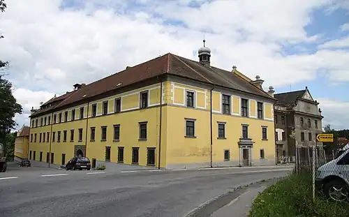 Střelské Hoštice : le château.