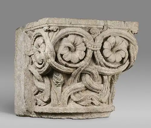 Chapiteau de l'abbaye Saint-Laurent-lès-Cosne (XIe siècle, Musée des beaux-arts de Philadelphie.