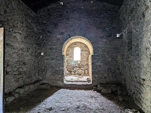 La nef septentrionale (ou principale) et son abside.