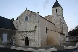 L'église Saint-Hilaire.